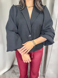 Elegante cropped zwarte blazer perfect voor elke gelegenheid.